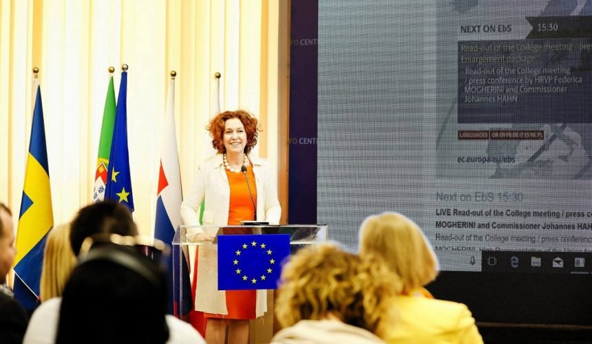Shqipëria rekomandohet të nisë bisedimet për anëtarësimin në BE