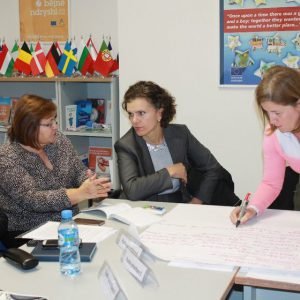 Konsultimi i parë publik mbi rishikimin afatmesëm të ‘Udhërrëfyesit për politikën e Qeverisë drejt një mjedisi më të përshtatshëm për zhvillimin e shoqërisë civile’ Konsultimi i parë publik mbi rishikimin afatmesëm të ‘Udhërrëfyesit për politikën e Qeverisë drejt një mjedisi më të përshtatshëm për zhvillimin e shoqërisë civile’